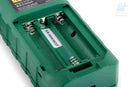 Dettaglio del vano batterie del metro laser professionale SATA ST62712